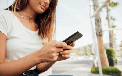 Discussão sobre Piso Salarial e contratação PJ x CLT num grupo de Whatsapp